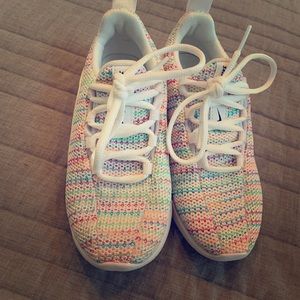 Girls Nike Tennis Shoes